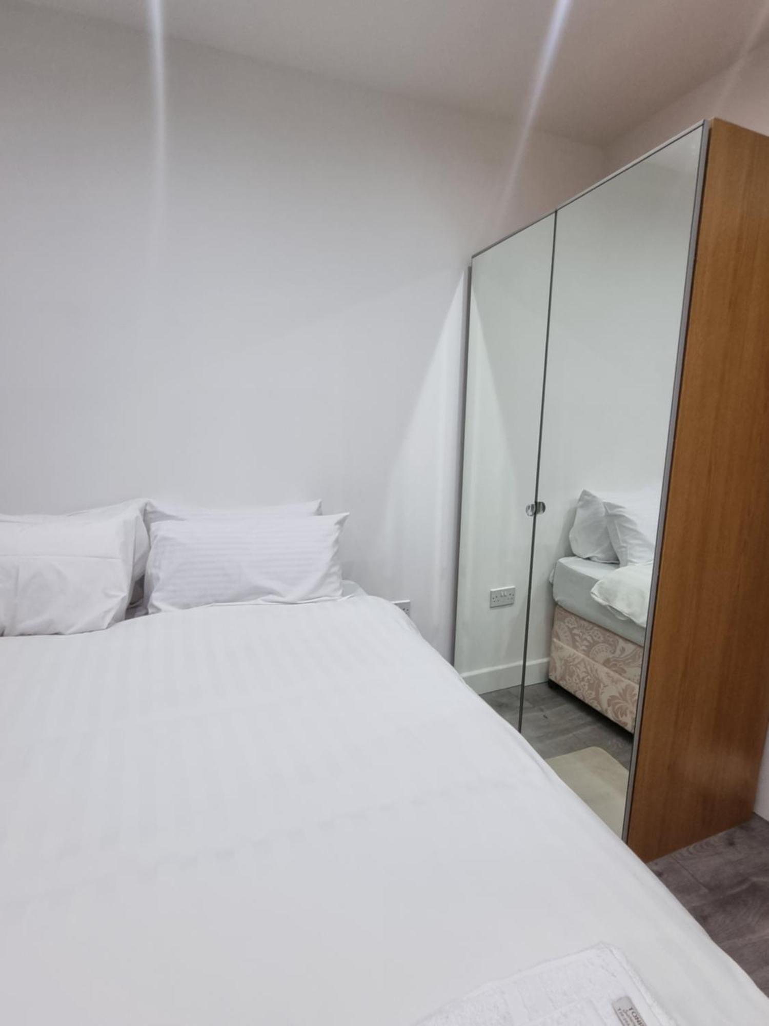 Brand New Studios In ฮาร์โรว์ ภายนอก รูปภาพ